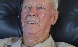 Bejaarde sterf tydens wandeling